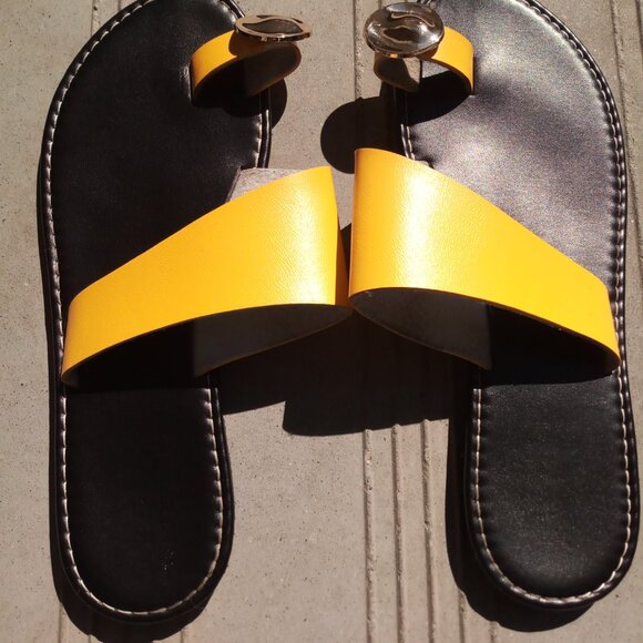 ✨ Yellow & Black Sandals - Size 43 ✨ - Picture 2 of 2